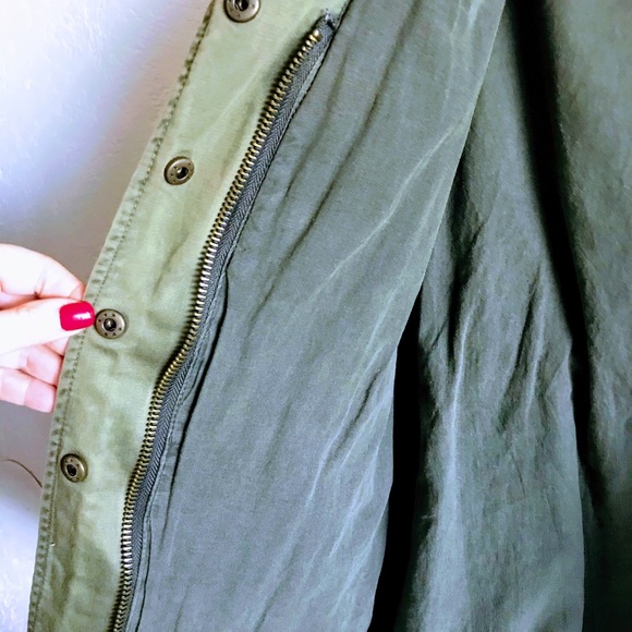 Utility jacket/vest with stud trim ⭐️ - Picture 7 of 8